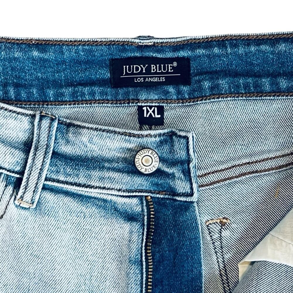 Judy Blue Women’s 1X High Rise Cutoff Denim Dad Shorts Jenny Stretch Light Wash - Picture 8 of 14